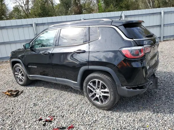3C4NJCBB1JT469055 2018 JEEP COMPASS - Image 2