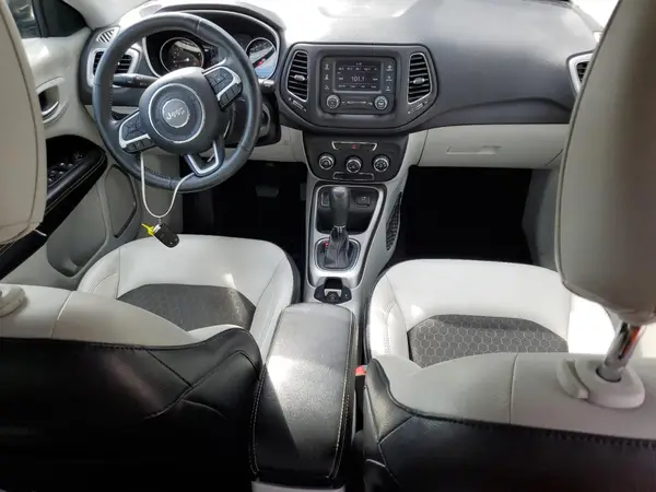 3C4NJCBB1JT469055 2018 JEEP COMPASS - Image 8