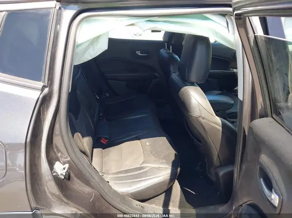 3C4NJCBB1JT469394 2018 JEEP COMPASS - Image 8
