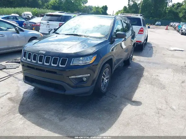 3C4NJCBB1JT500479 2018 JEEP COMPASS - Image 2