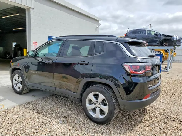 3C4NJCBB1JT502538 2018 JEEP COMPASS - Image 2