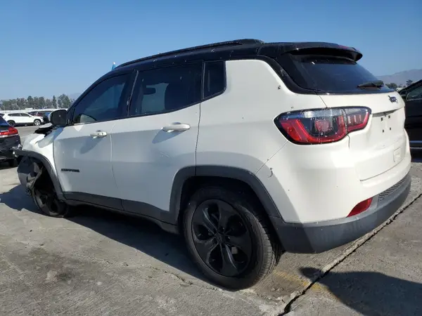 3C4NJCBB1JT503124 2018 JEEP COMPASS - Image 2