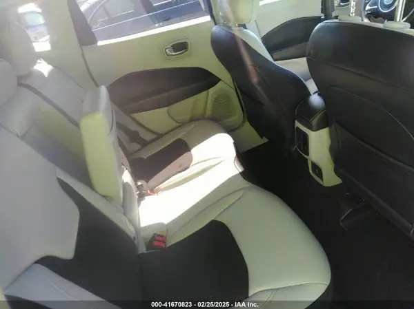 3C4NJCBB1JT503379 2018 JEEP COMPASS - Image 8