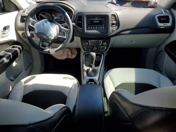 3C4NJCBB1JT503415 2018 JEEP COMPASS - Image 8