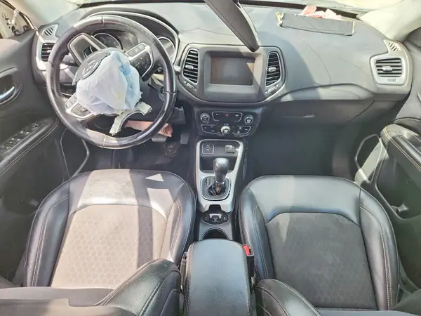 3C4NJCBB1KT614922 2019 JEEP COMPASS - Image 8