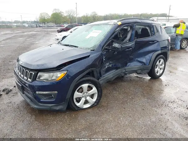 3C4NJCBB1KT636242 2019 JEEP COMPASS - Image 2