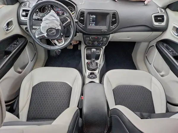 3C4NJCBB1KT636273 2019 JEEP COMPASS - Image 8