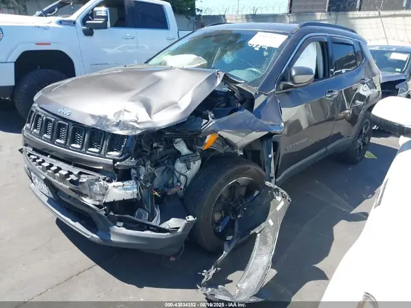 3C4NJCBB1KT636418 2019 JEEP COMPASS - Image 2