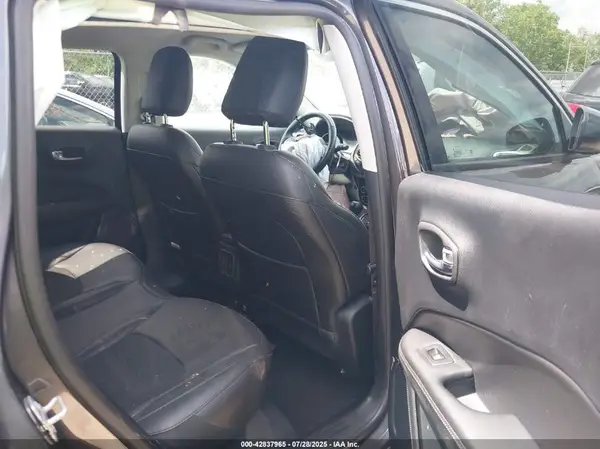 3C4NJCBB1KT658435 2019 JEEP COMPASS - Image 8