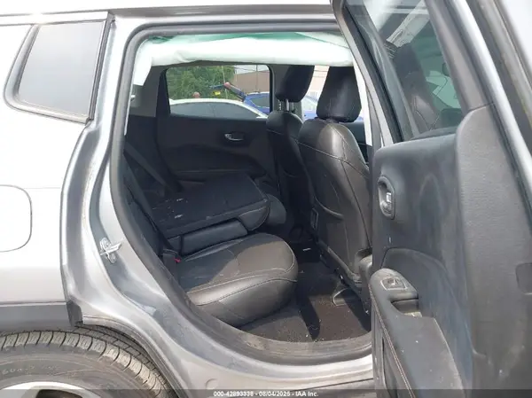 3C4NJCBB1KT667295 2019 JEEP COMPASS - Image 8