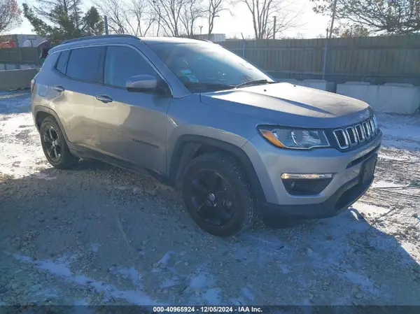 3C4NJCBB1KT715989 2019 JEEP COMPASS - Image 1