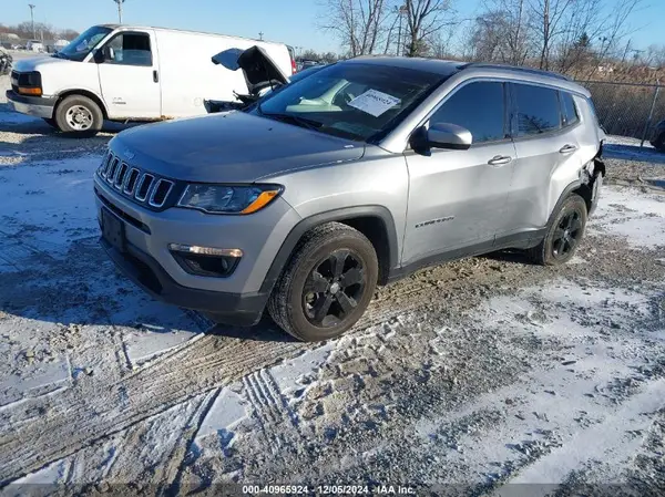 3C4NJCBB1KT715989 2019 JEEP COMPASS - Image 2