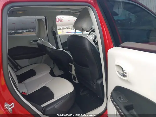 3C4NJCBB1KT743212 2019 JEEP COMPASS - Image 8