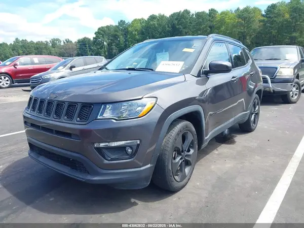 3C4NJCBB1KT756106 2019 JEEP COMPASS - Image 2
