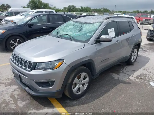 3C4NJCBB1KT782429 2019 JEEP COMPASS - Image 2