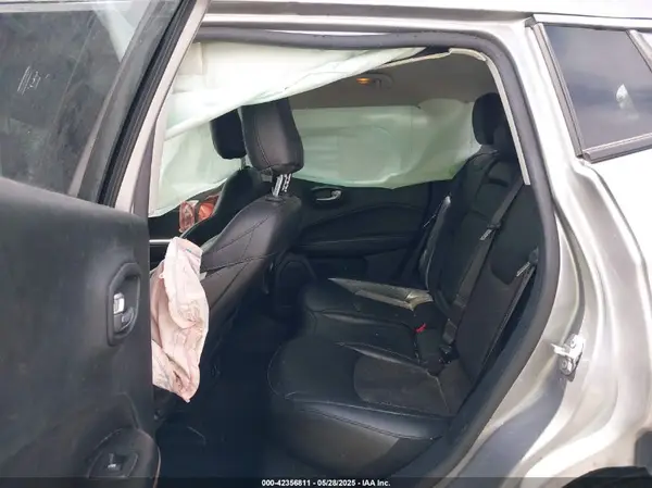 3C4NJCBB1KT782429 2019 JEEP COMPASS - Image 8