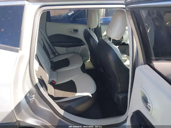 3C4NJCBB1KT819754 2019 JEEP COMPASS - Image 8