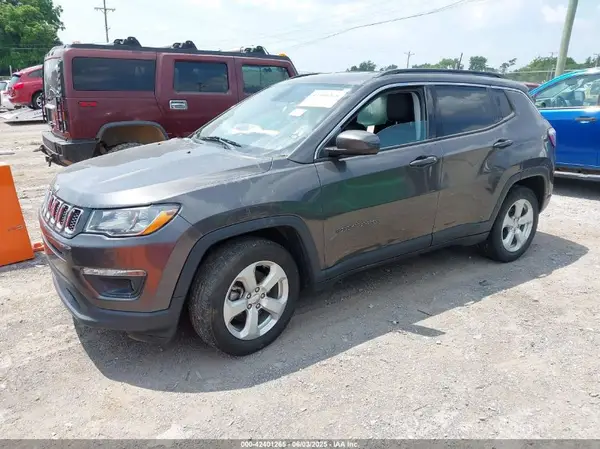 3C4NJCBB1KT833007 2019 JEEP COMPASS - Image 2