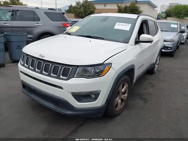 3C4NJCBB1KT855654 2019 JEEP COMPASS - Image 2