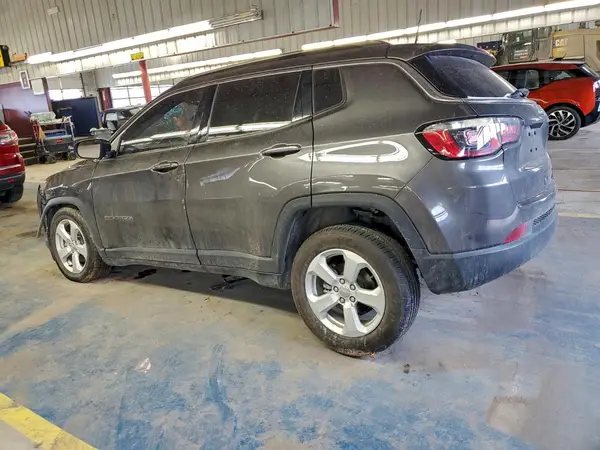 3C4NJCBB1LT115071 2020 JEEP COMPASS - Image 2