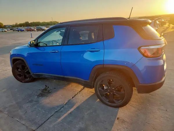 3C4NJCBB1LT147695 2020 JEEP COMPASS - Image 2