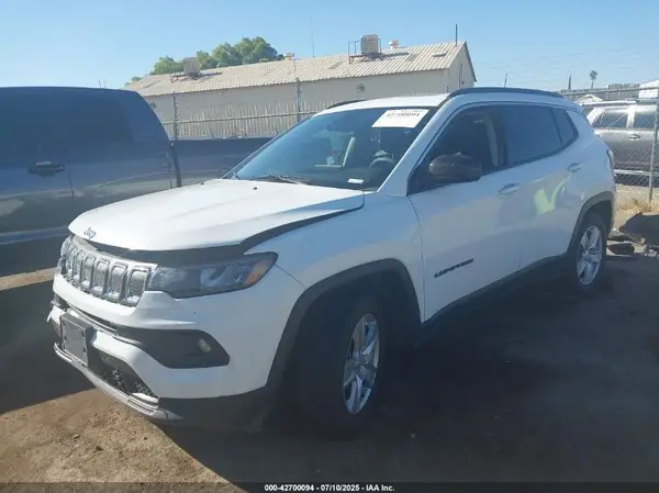 3C4NJCBB1NT218607 2022 JEEP COMPASS - Image 2