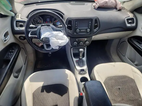 3C4NJCBB2HT605851 2017 JEEP COMPASS - Image 8