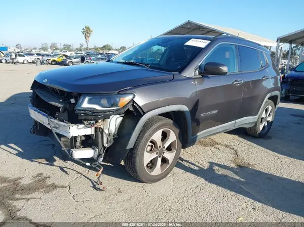 3C4NJCBB2HT647713 2017 JEEP COMPASS - Image 2