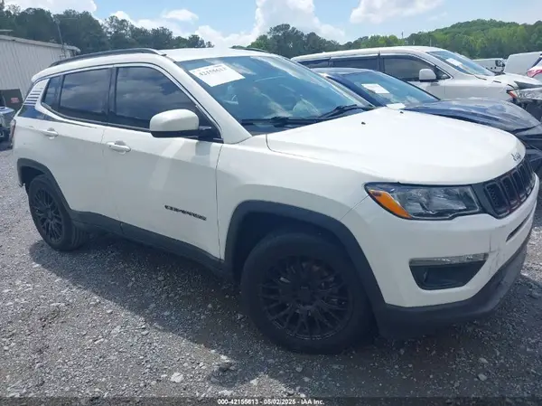 3C4NJCBB2JT105839 2018 JEEP COMPASS - Image 1
