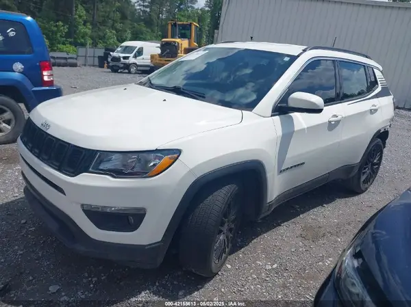 3C4NJCBB2JT105839 2018 JEEP COMPASS - Image 2