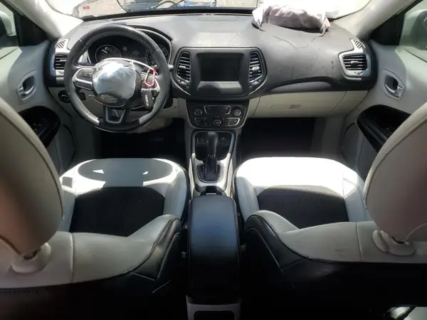 3C4NJCBB2JT108837 2018 JEEP COMPASS - Image 8