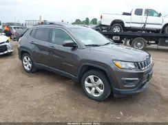 3C4NJCBB2JT122981 2018 JEEP COMPASS