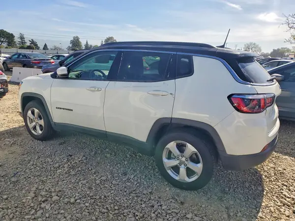 3C4NJCBB2JT124343 2018 JEEP COMPASS - Image 2