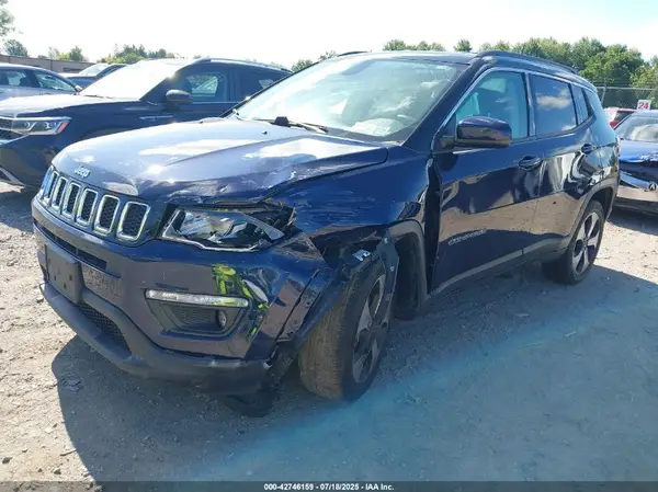 3C4NJCBB2JT137173 2018 JEEP COMPASS - Image 2