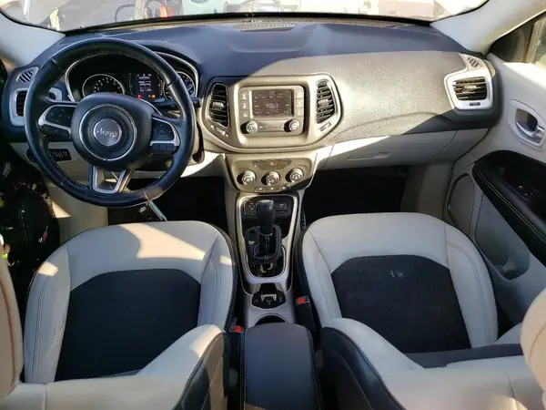 3C4NJCBB2JT140784 2018 JEEP COMPASS - Image 8
