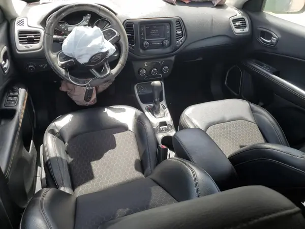 3C4NJCBB2JT181951 2018 JEEP COMPASS - Image 8