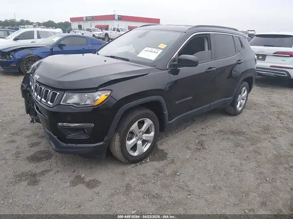 3C4NJCBB2JT186695 2018 JEEP COMPASS - Image 2