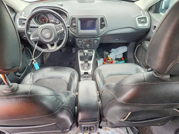 3C4NJCBB2JT240853 2018 JEEP COMPASS - Image 8