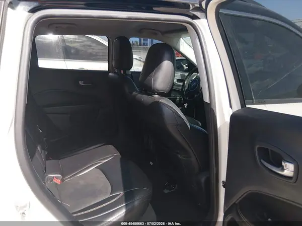 3C4NJCBB2JT256972 2018 JEEP COMPASS - Image 8