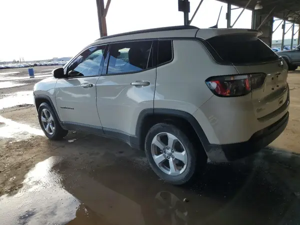 3C4NJCBB2JT265560 2018 JEEP COMPASS - Image 2