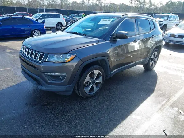 3C4NJCBB2JT266501 2018 JEEP COMPASS - Image 2
