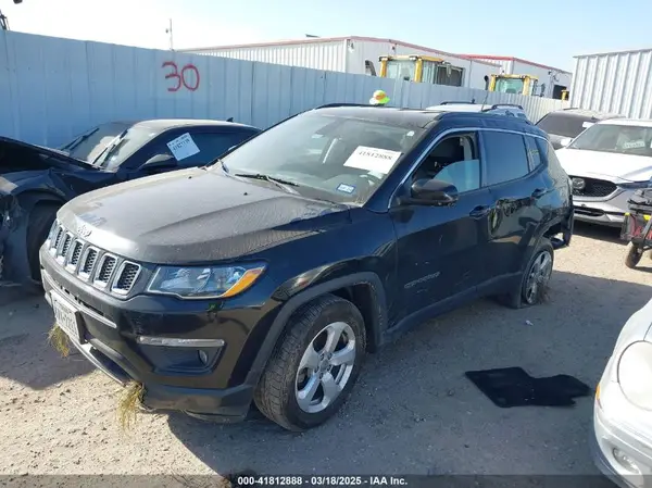 3C4NJCBB2JT267700 2018 JEEP COMPASS - Image 2
