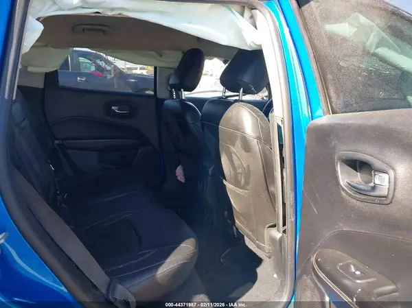3C4NJCBB2JT267938 2018 JEEP COMPASS - Image 8