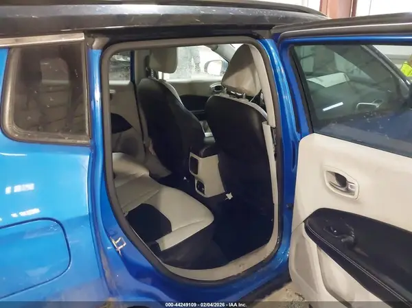 3C4NJCBB2JT268183 2018 JEEP COMPASS - Image 8