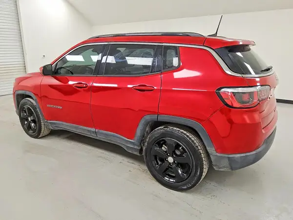 3C4NJCBB2JT286036 2018 JEEP COMPASS - Image 2