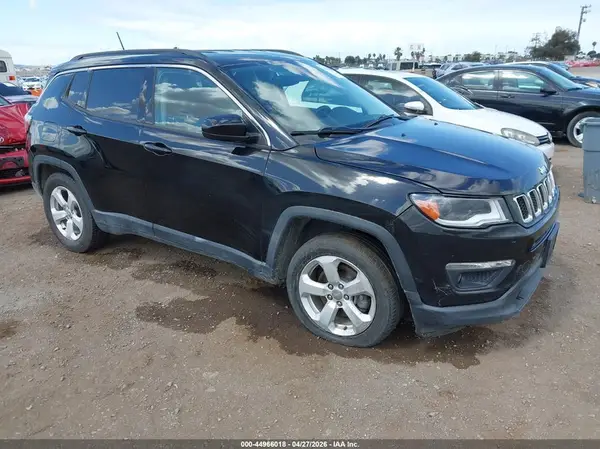 3C4NJCBB2JT300064 2018 JEEP COMPASS - Image 1