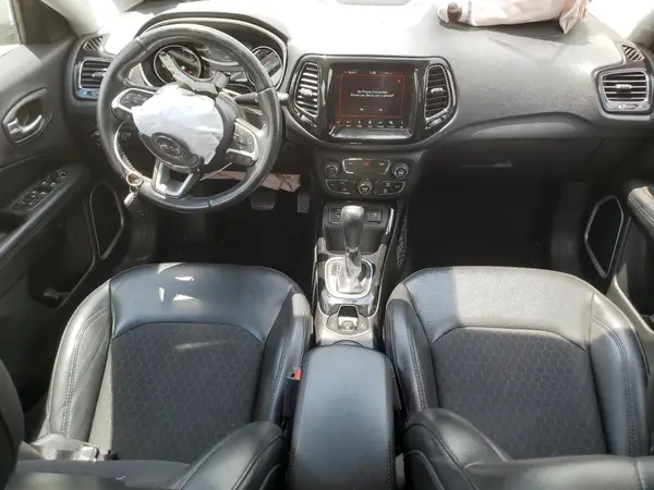 3C4NJCBB2JT318340 2018 JEEP COMPASS - Image 8