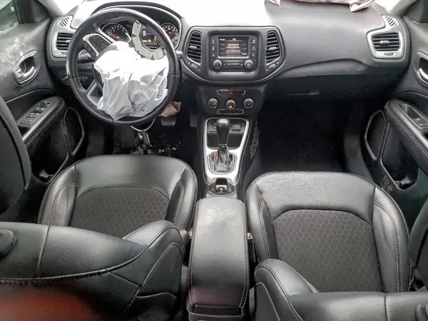 3C4NJCBB2JT318743 2018 JEEP COMPASS - Image 8