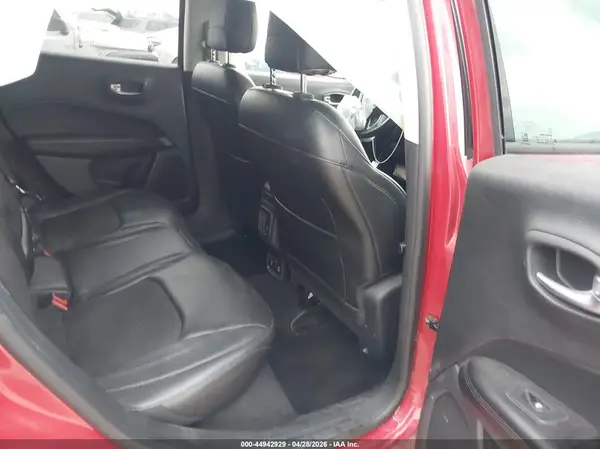 3C4NJCBB2JT322307 2018 JEEP COMPASS - Image 8