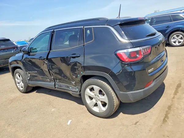 3C4NJCBB2JT344355 2018 JEEP COMPASS - Image 2